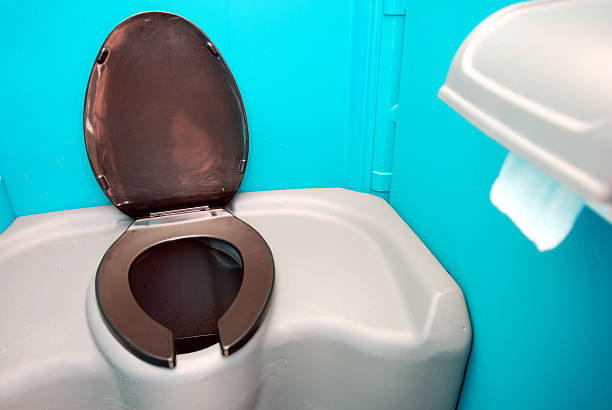 Best Portable restroom trailer rental  in Hawthorne, FL